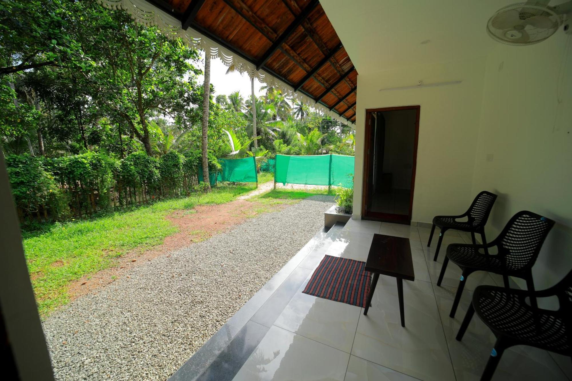 Prakruthi Residency Munroeisland Homestay