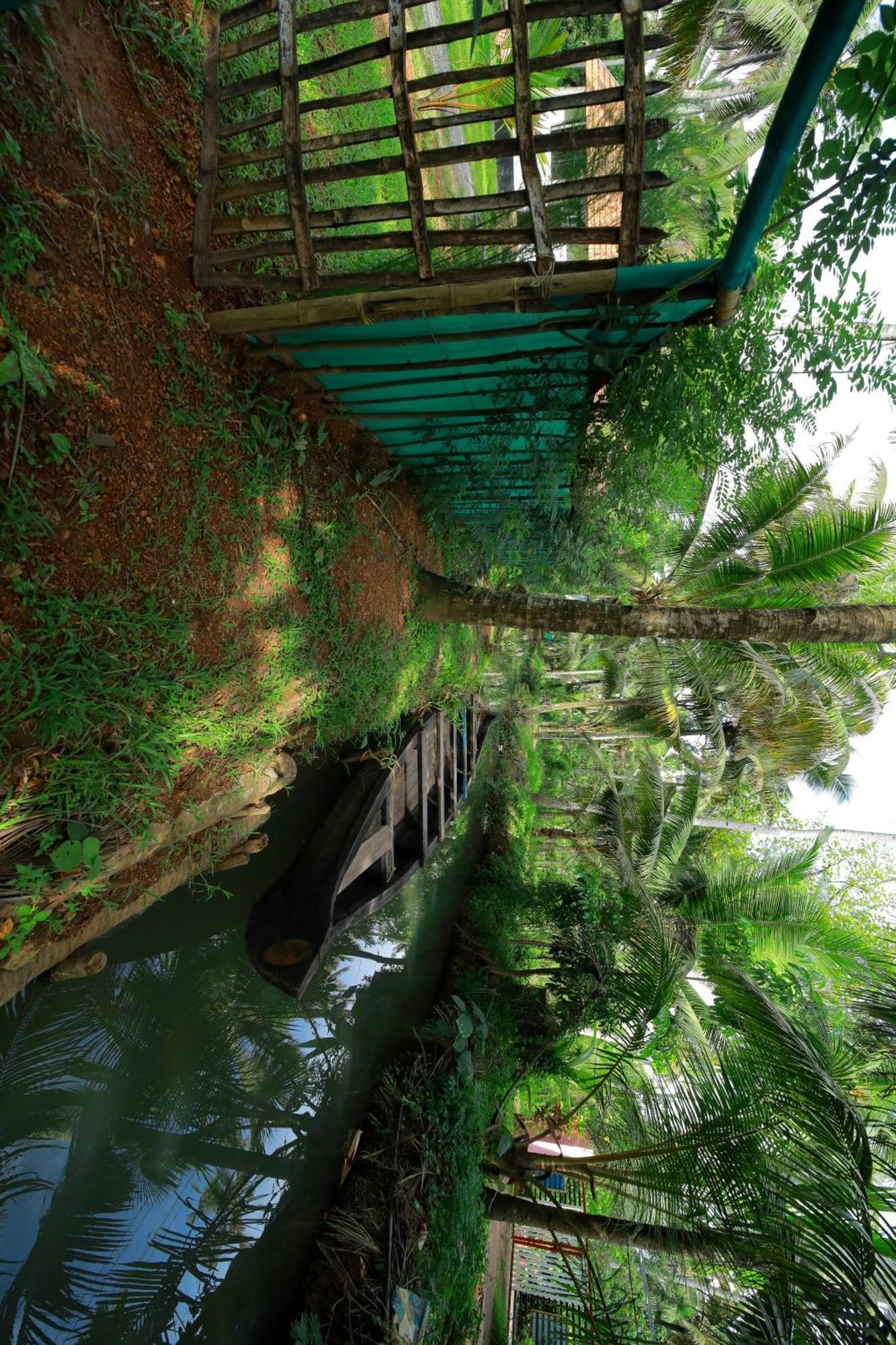 Homestay Prakruthi Residency Munroeisland Mundrothuruth