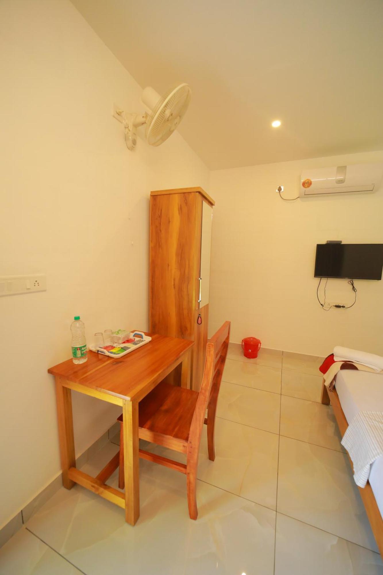 Prakruthi Residency Munroeisland Homestay Mundrothuruth