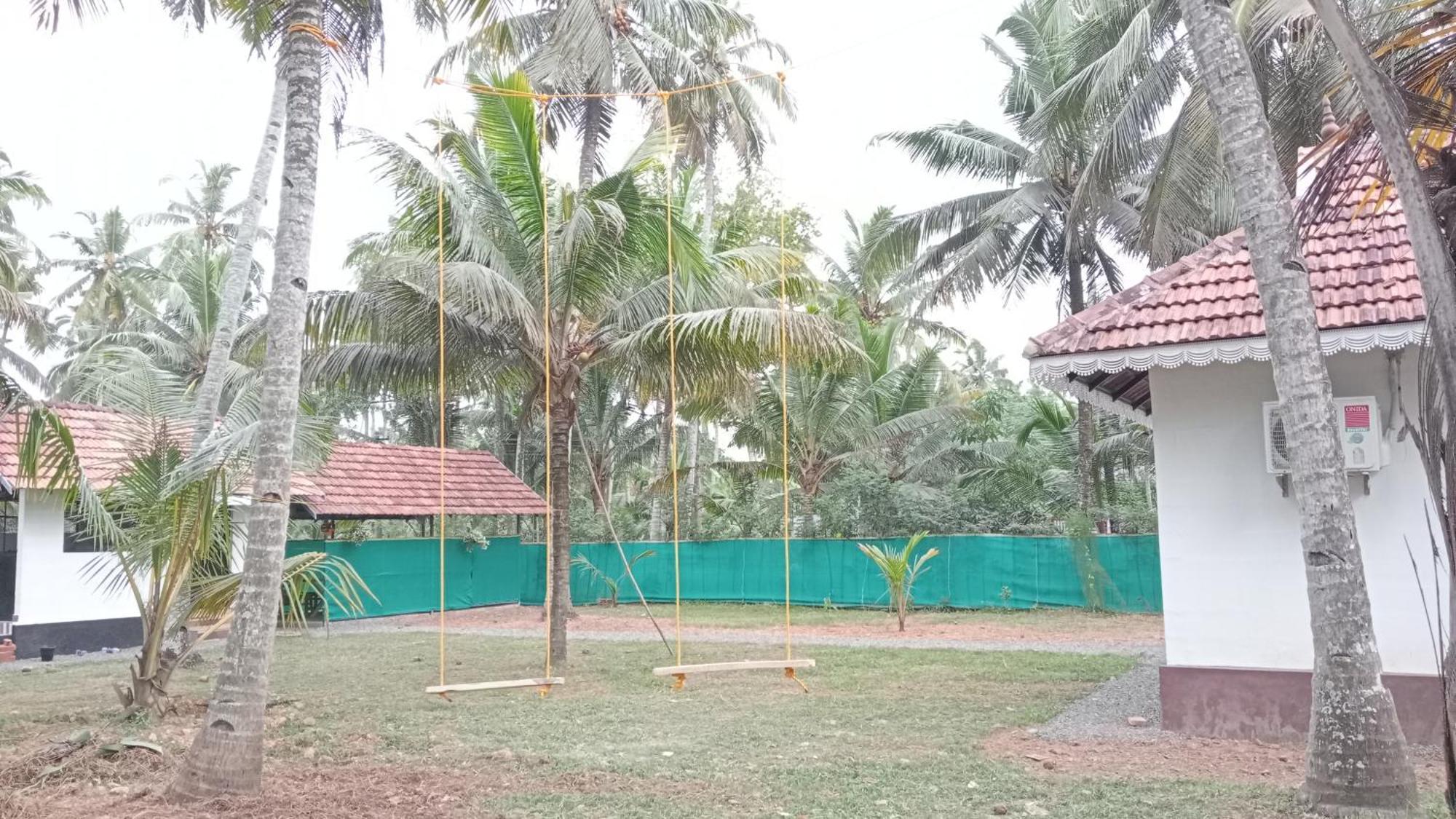 Prakruthi Residency Munroeisland Homestay *