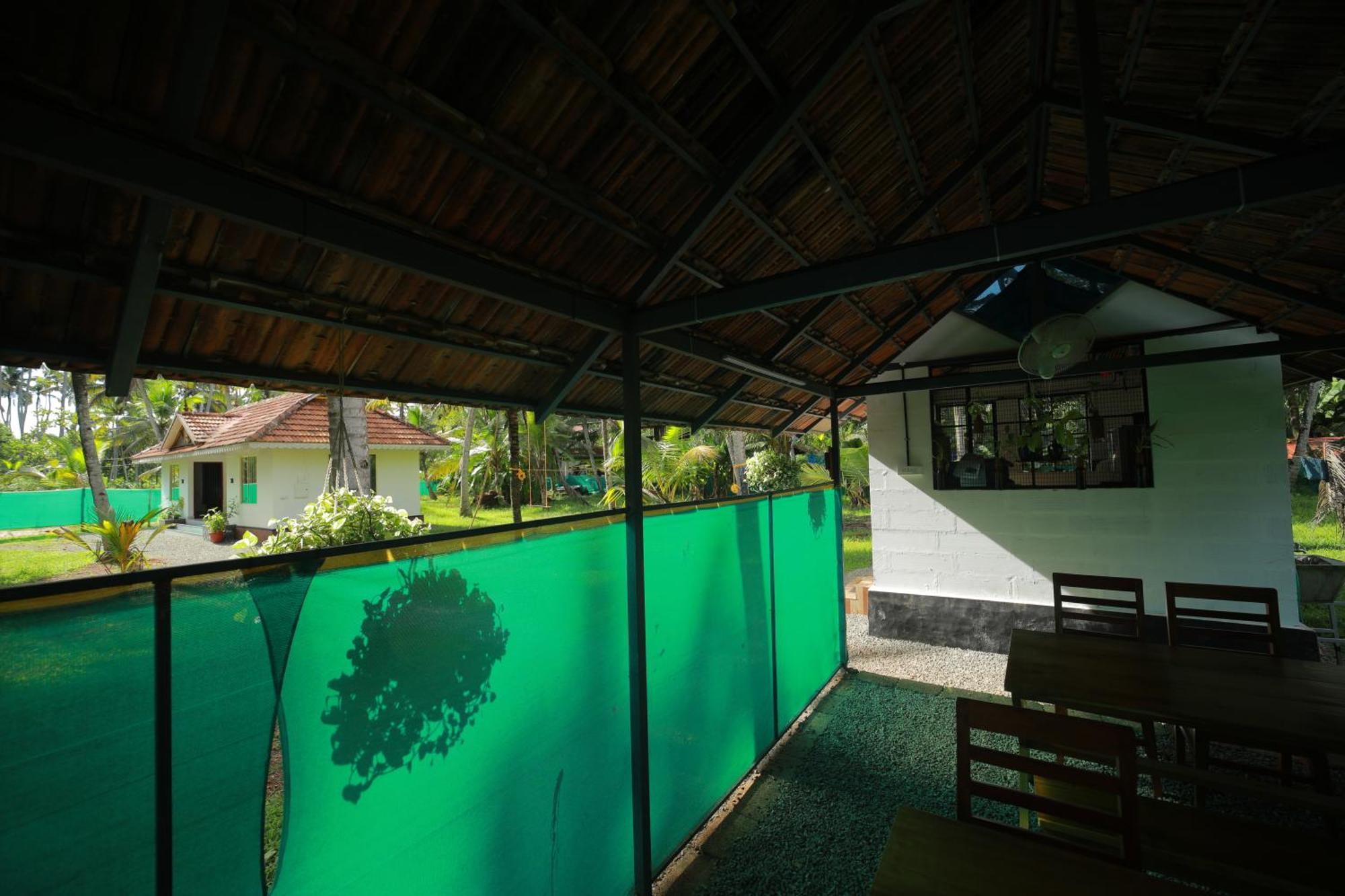 Prakruthi Residency Munroeisland * Mundrothuruth