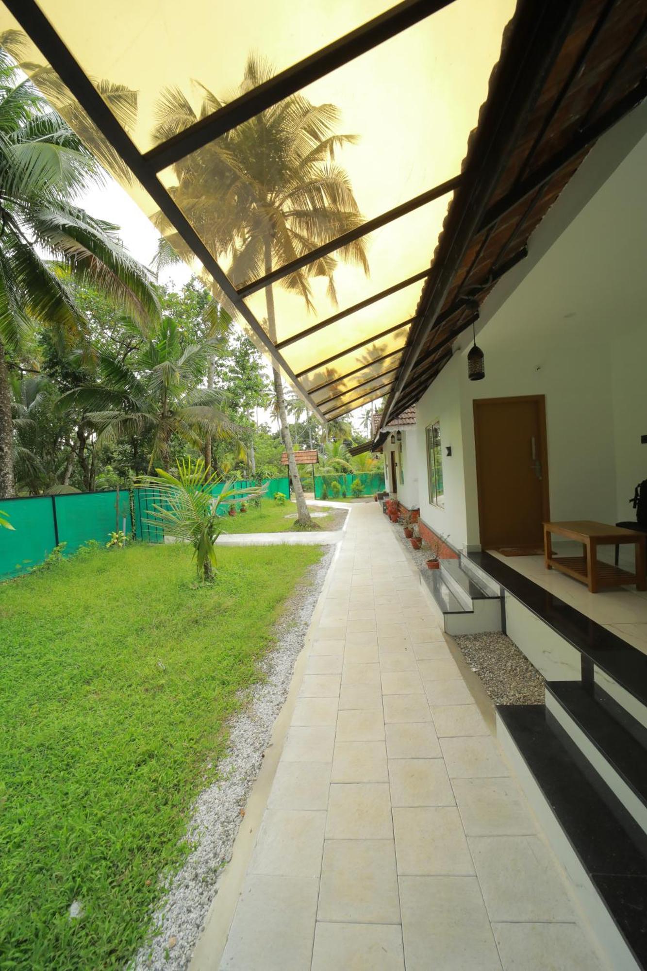 Prakruthi Residency Munroeisland Homestay