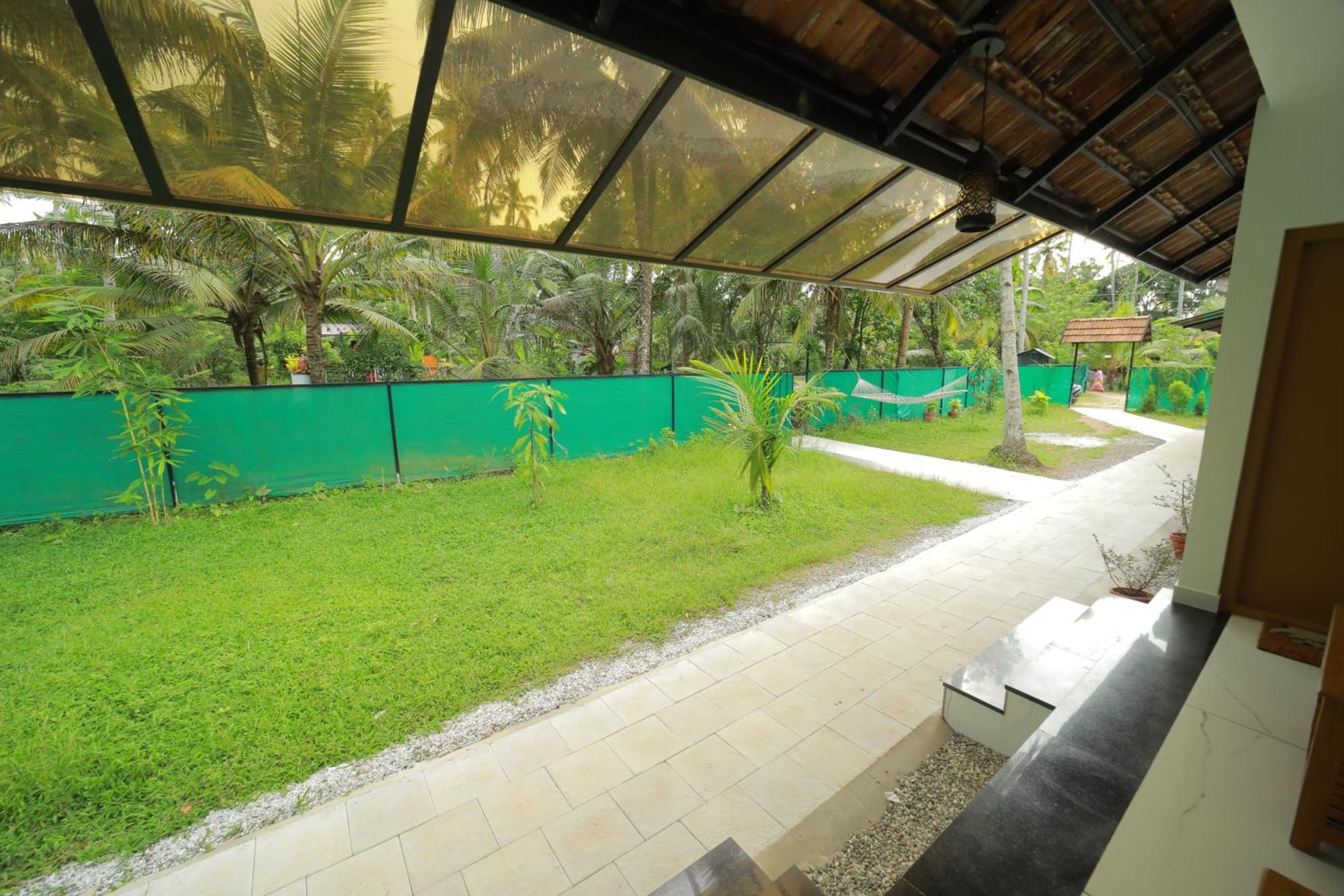 Prakruthi Residency Munroeisland Homestay